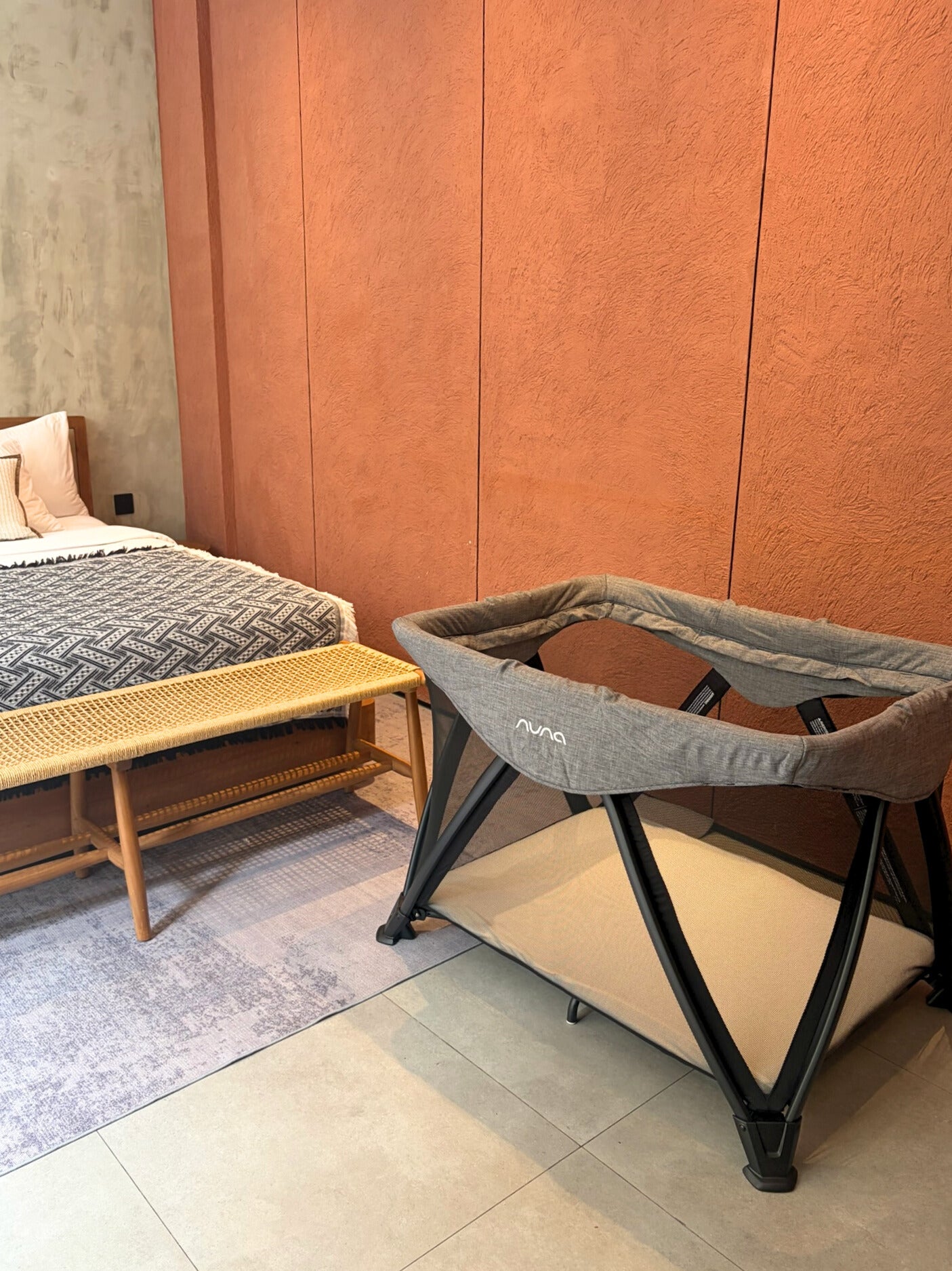 Nuna Sena Aire Travel Cot
